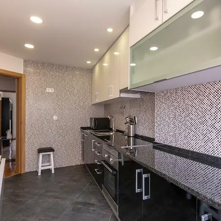 Апартаменты Like-home-t3 Apt-campolide, Near Amoreiras Mall Лиссабон