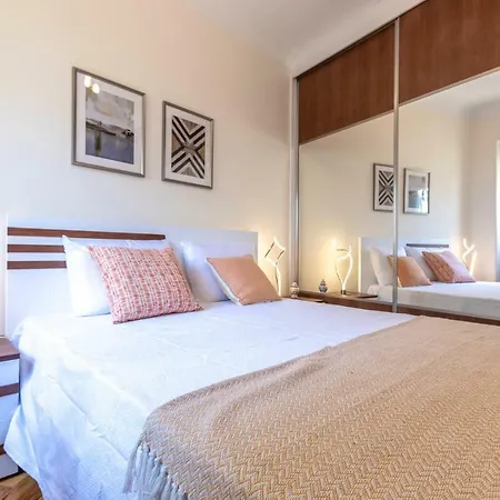 Like-home-t3 Apt-campolide, Near Amoreiras Mall Лиссабон