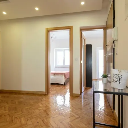 Apartamento Like-home-t3 Apt-campolide, Near Amoreiras Mall