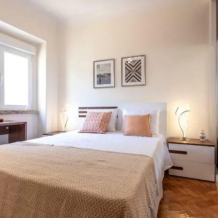 Like-home-t3 Apt-campolide, Near Amoreiras Mall * Lisbona