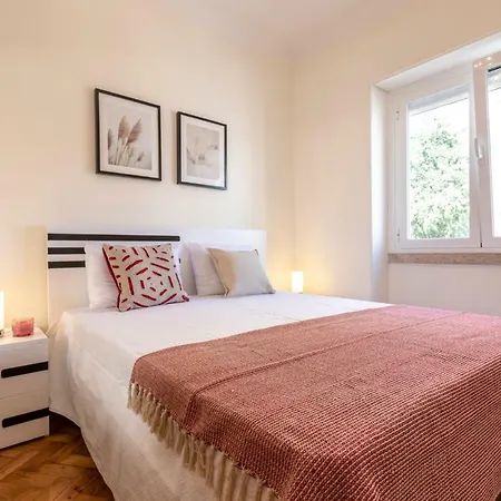 Appartamento Like-home-t3 Apt-campolide, Near Amoreiras Mall Lisbona
