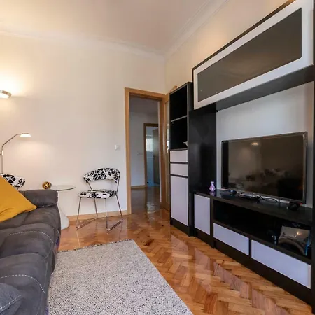 Like-home-t3 Apt-campolide, Near Amoreiras Mall Appartamento